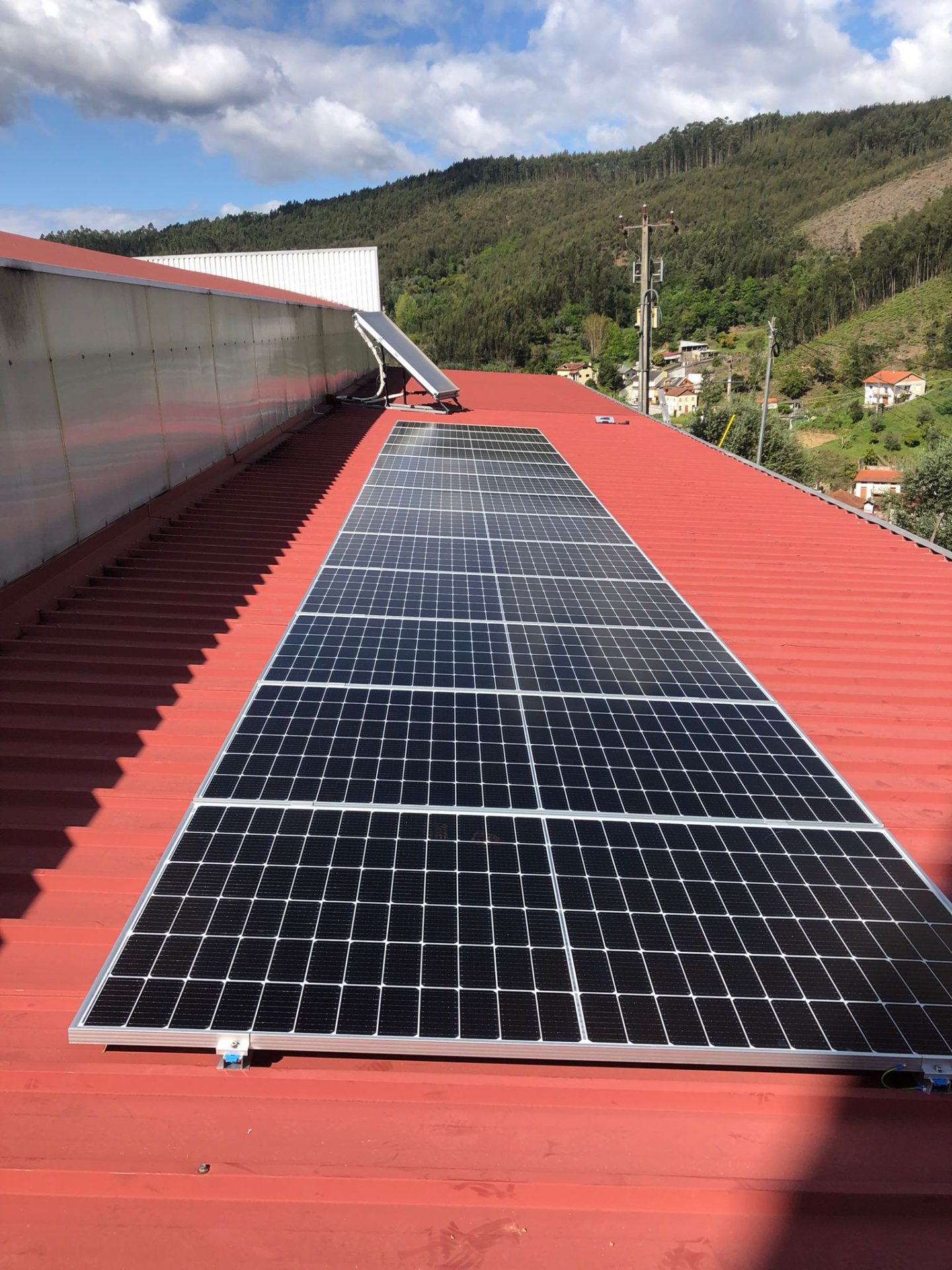 Instalação Solar Fotovoltaica, para a produção de energia elétrica. Modalidade: UPAC Localidade – Lorvão