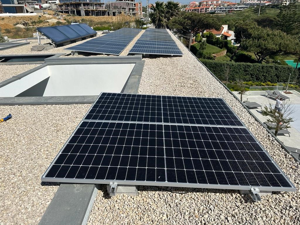 Instalação Solar Fotovoltaica, para a produção de energia elétrica. Modalidade: UPAC Localidade – Eriveira